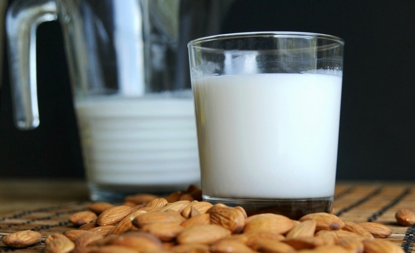 Mleka roślinne vs. mleka krowie
