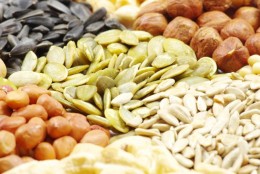 Dlaczego warto jeść pestki i nasiona